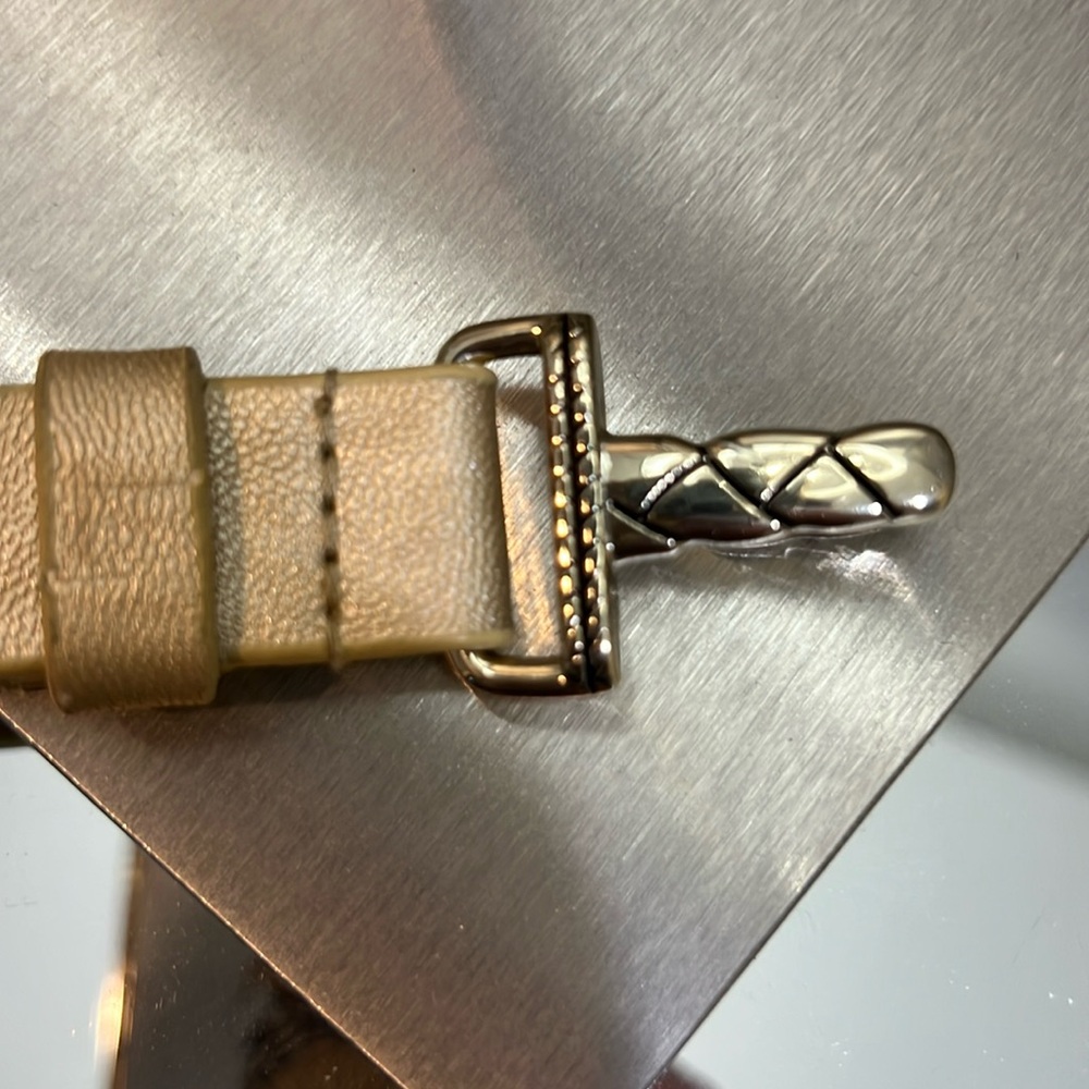 NWOT CHICO’S Faux Leather Gold Metallic Belt with Gold Buckle - M/L - Picture 7 of 11